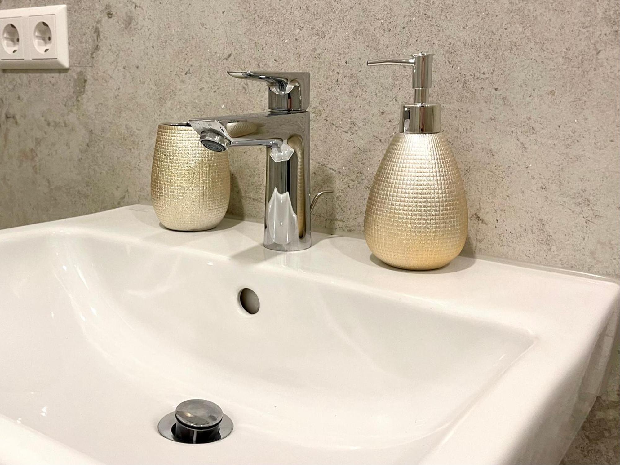 Neu Grosse Einzimmerwohnung Im Zentrum Goldstadt Schloessle Apartment