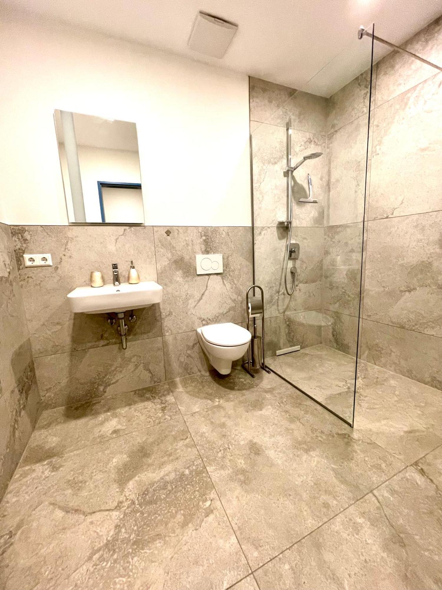 Neu Grosse Einzimmerwohnung Im Zentrum Goldstadt Schloessle Apartment *