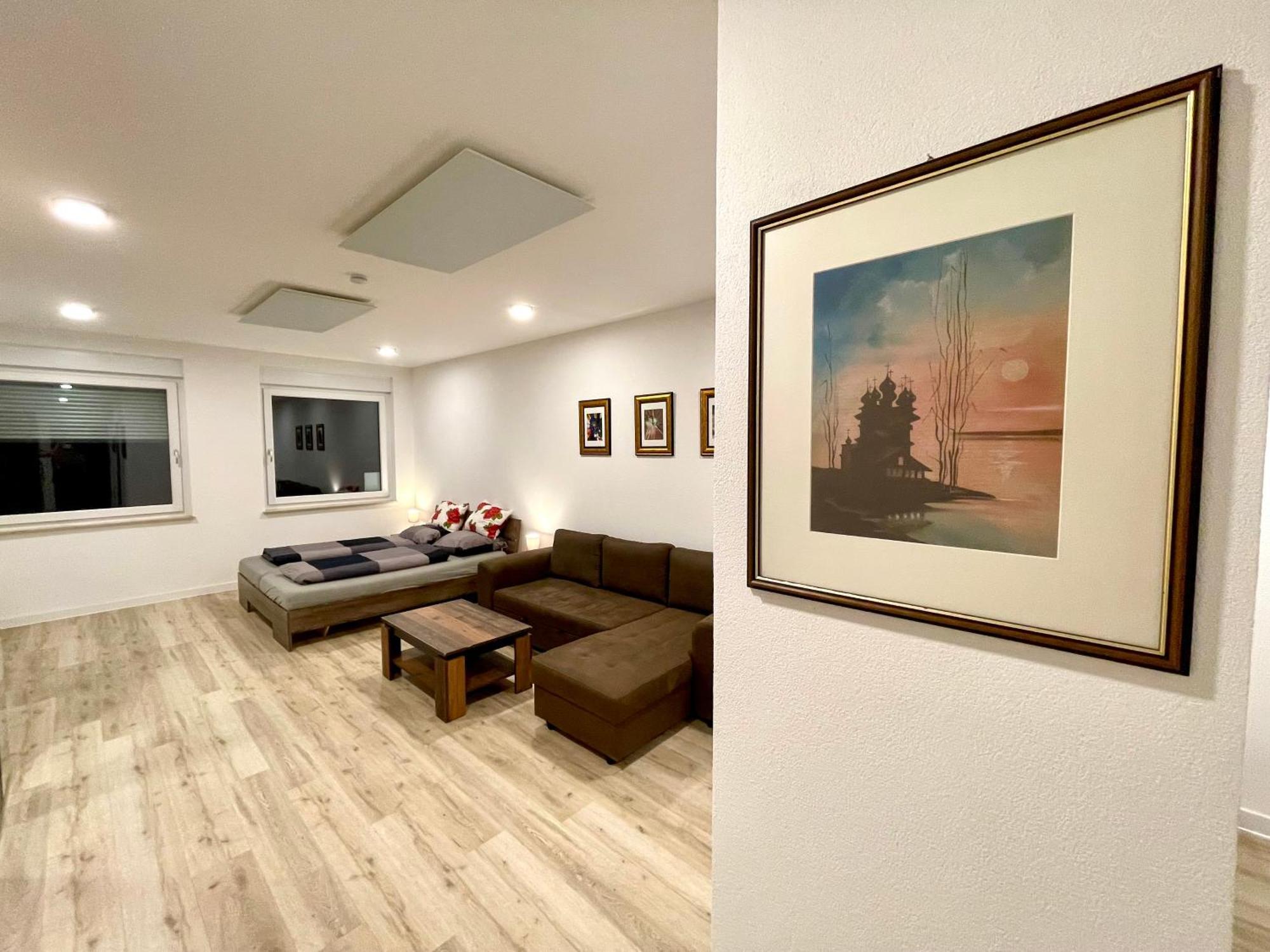 Apartment Neu Grosse Einzimmerwohnung Im Zentrum Goldstadt Schloessle *